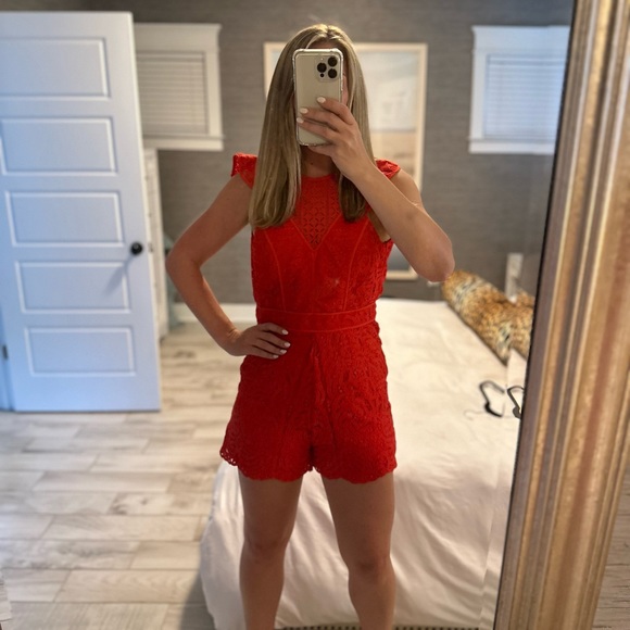 Adelyn Rae romper - Picture 1 of 4